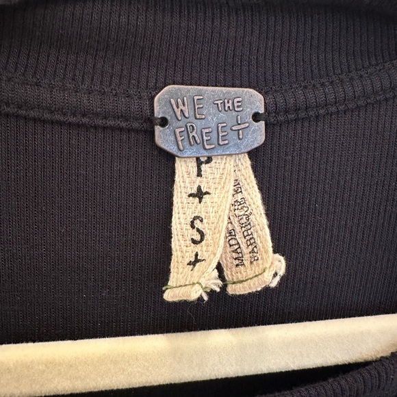 NEW We Are the Free Black Choker Top - Picture 5 of 6